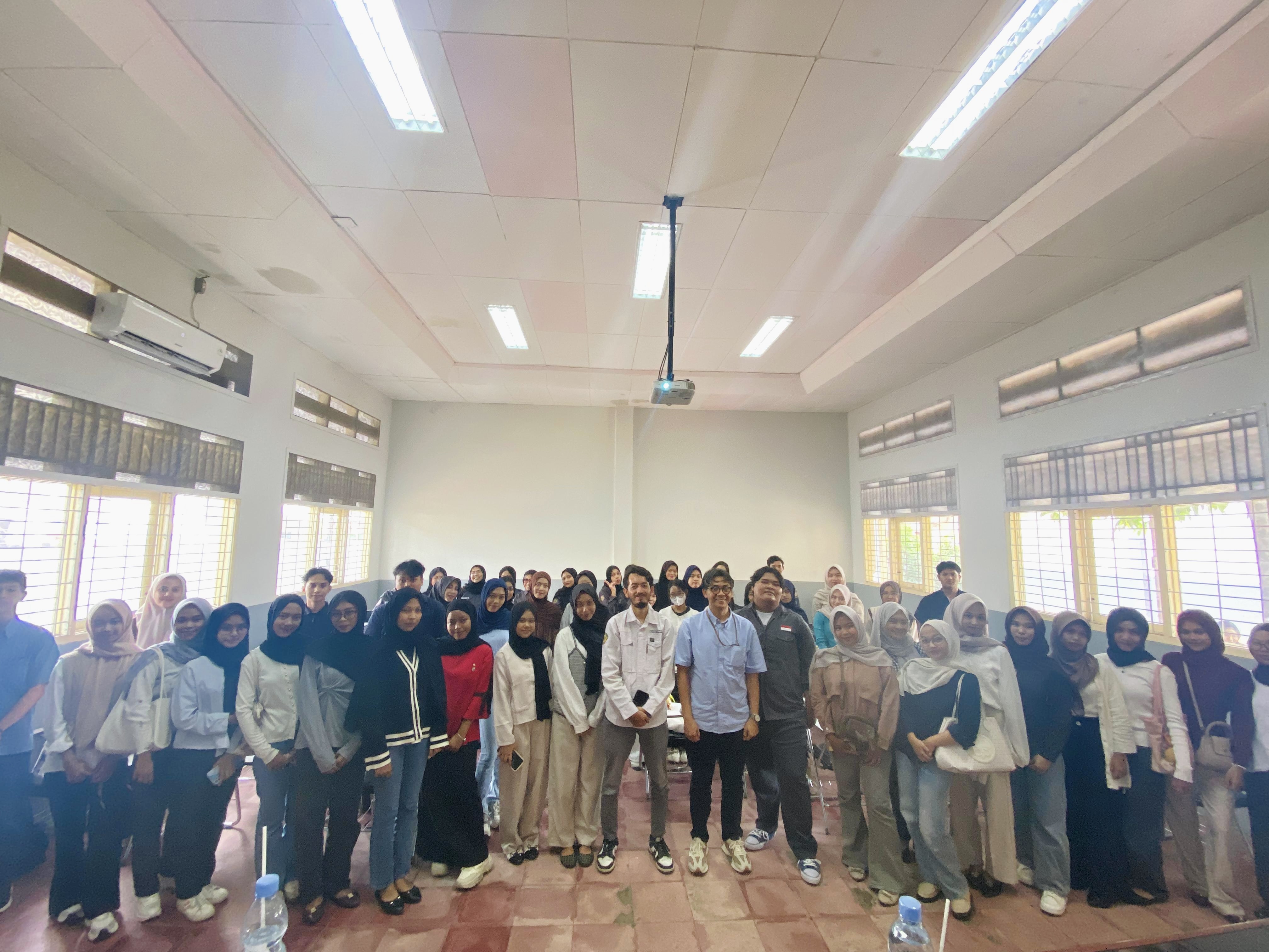 The English Education Study Program at Bina Bangsa University Successfully Held VMTS Socialisation for New Students