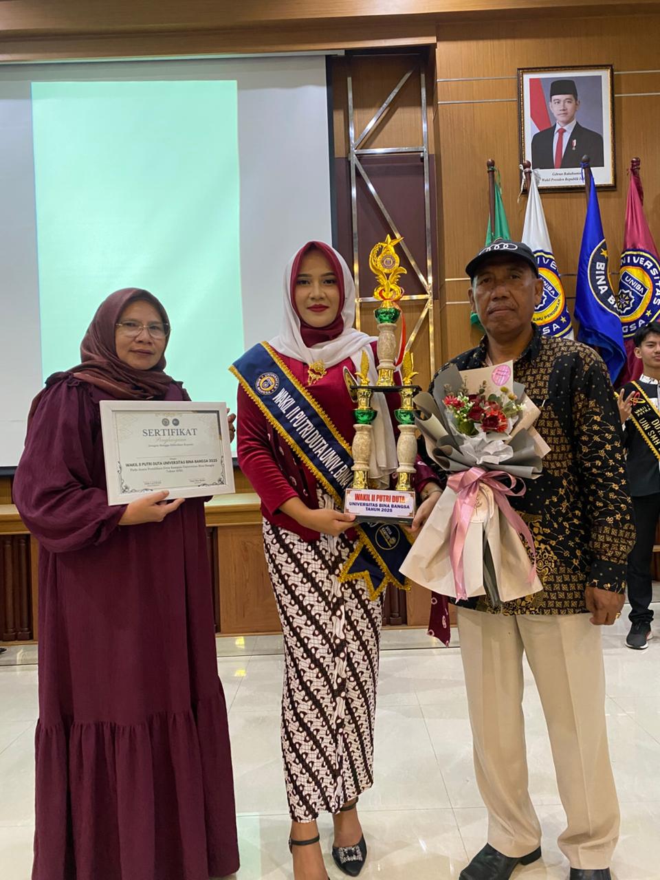 Isyti Fisyauqi, 3rd-Semester PBI UNIBA Student, Achieves Dual Honors as Campus Ambassador and Putri Banten 