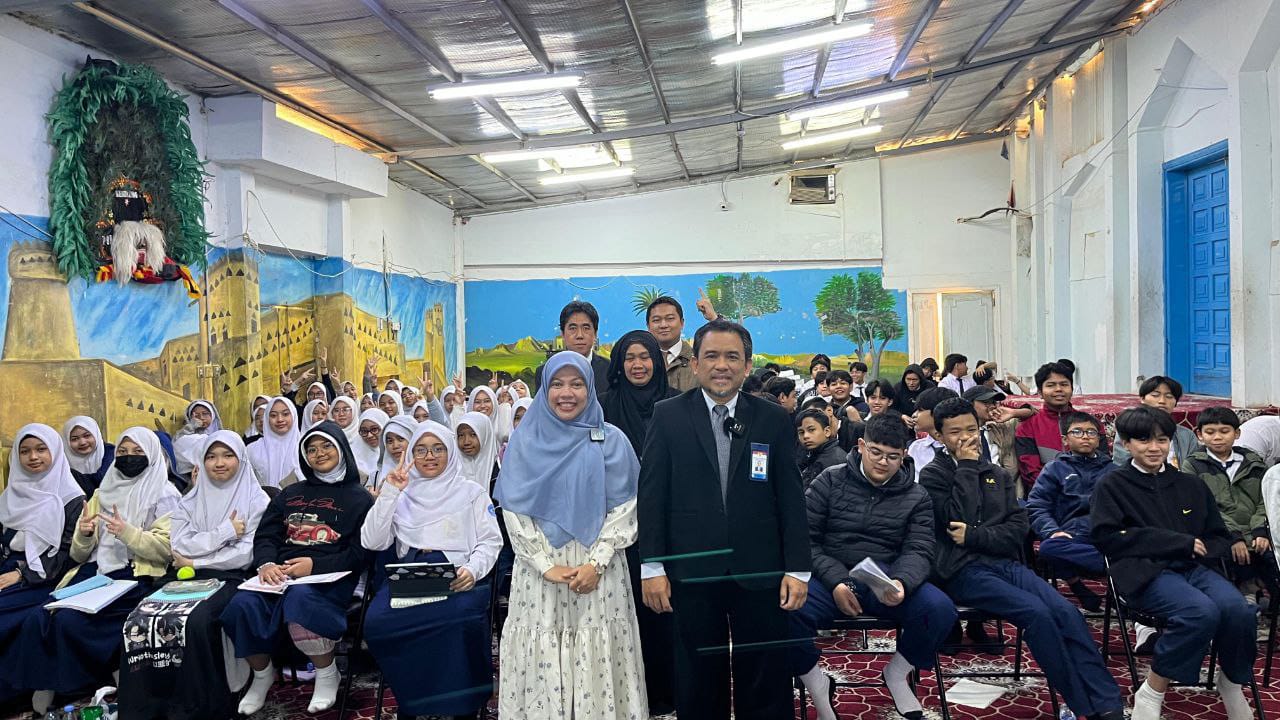 Lecturer of PBI UNIBA  and LPDP Students from UIII Depok Hold a Public Speaking Workshop at the Indonesian School in Riyadh